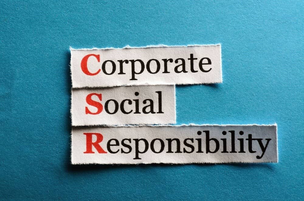 Schriftzug "Corporate Social Responsibility" auf blauem Hintergrund