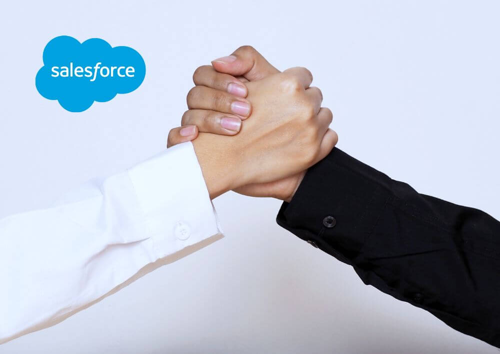 Bild von Menschen, die sich jugendlich begrüßen, und das Salesforce-Logo 